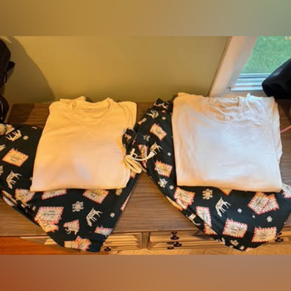 Burt's Bees Christmas pajamas